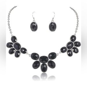 Adorable black fashion necklace